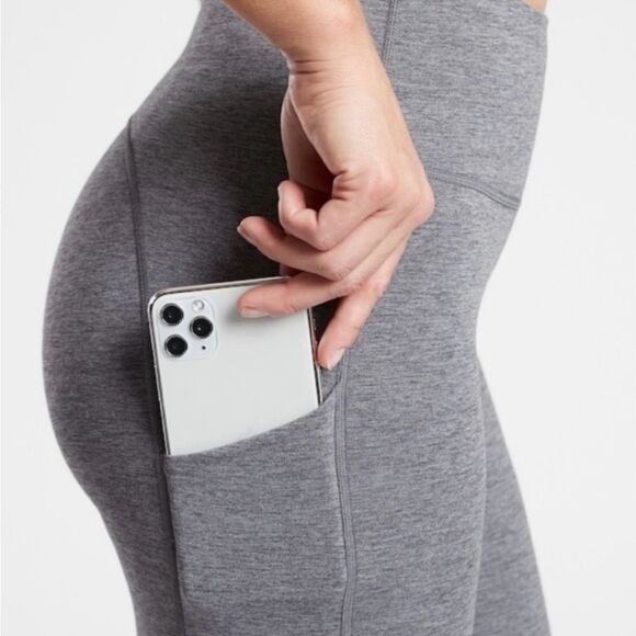 Athleta Pants - Athleta Ultimate Stash Pocket Capri Leggings Heather Gray Women’s Size Small